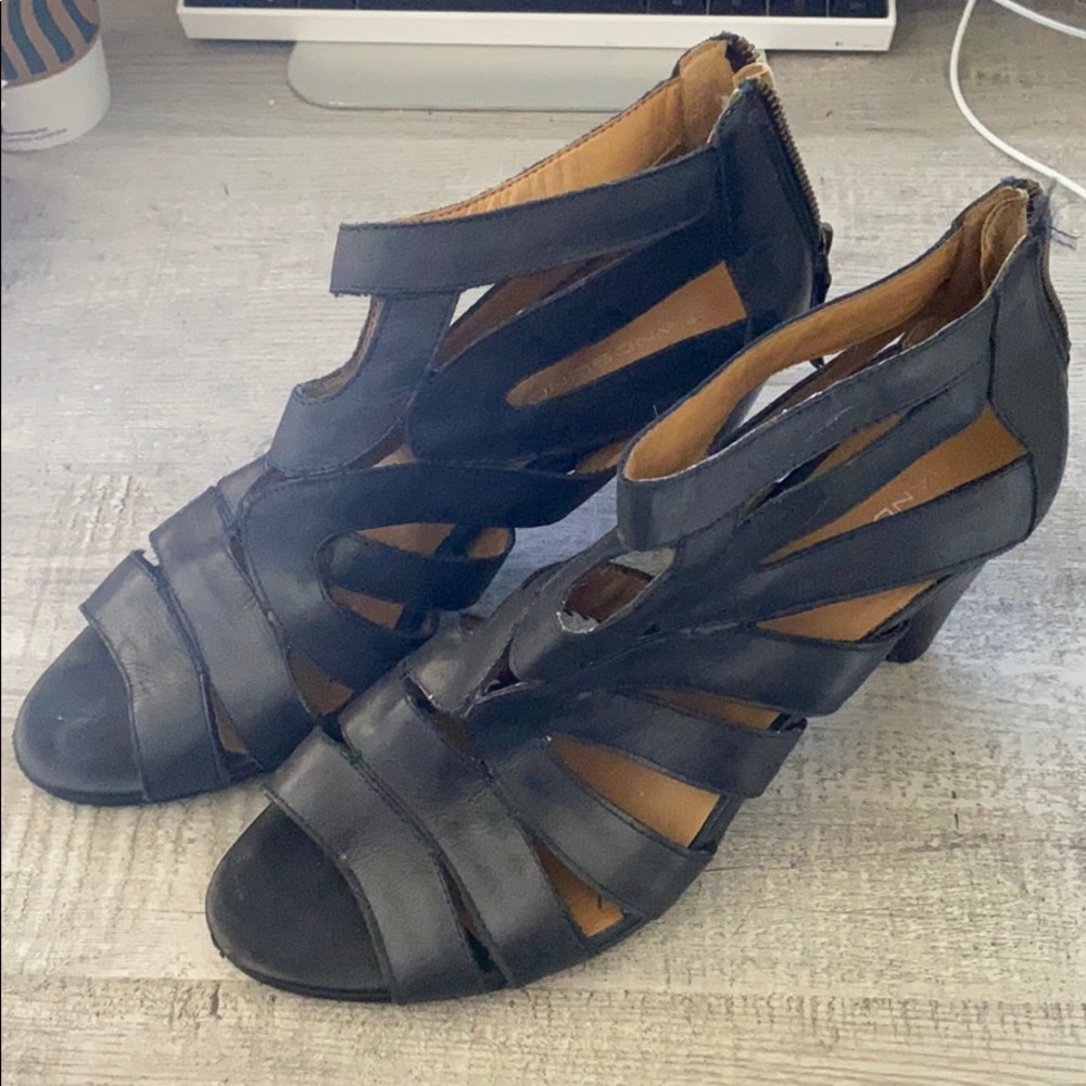 Bandolino zip back strappy sandal small heel